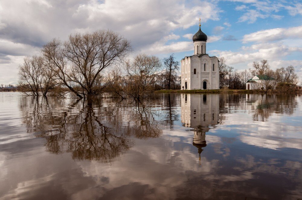 Храм Покрова на Нерли во Владимирской области