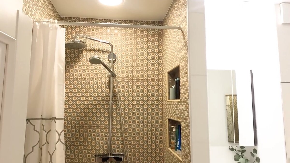 Душевую кабину выстраивали по своим размерам 