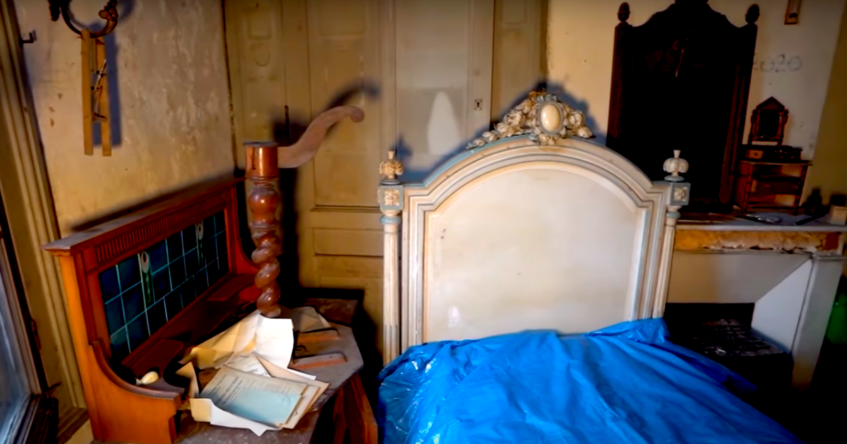 олдовая кровать