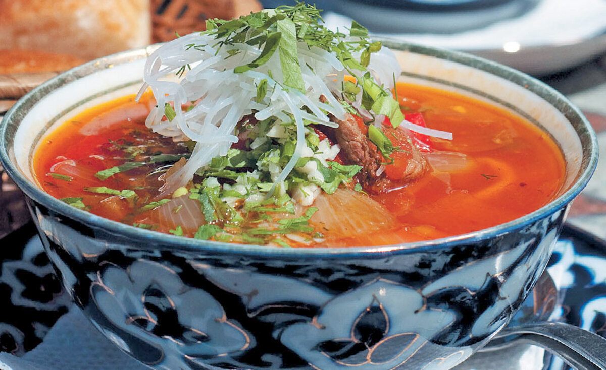 Лагман со сладким перцем и сельдереем