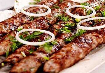 Люля-кебаб на шампурах – 7 рецептов из говядины, курицы и свинины