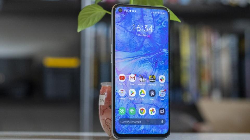 Realme 6 - типичный пример, ведь он выглядит как идеальный смартфон