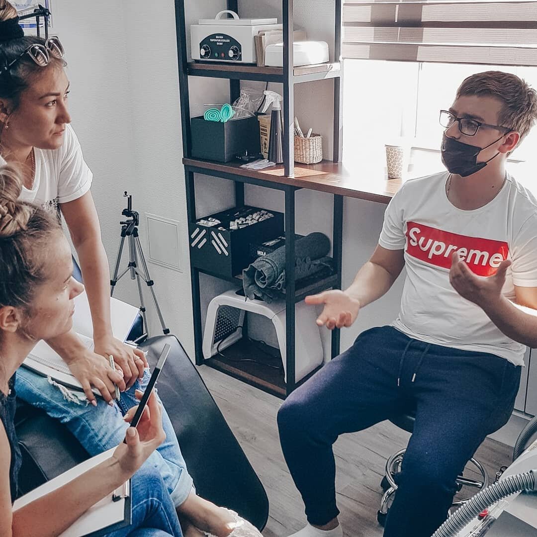 Провожу теоретический и практический курс по работе с лазерным оборудованием 