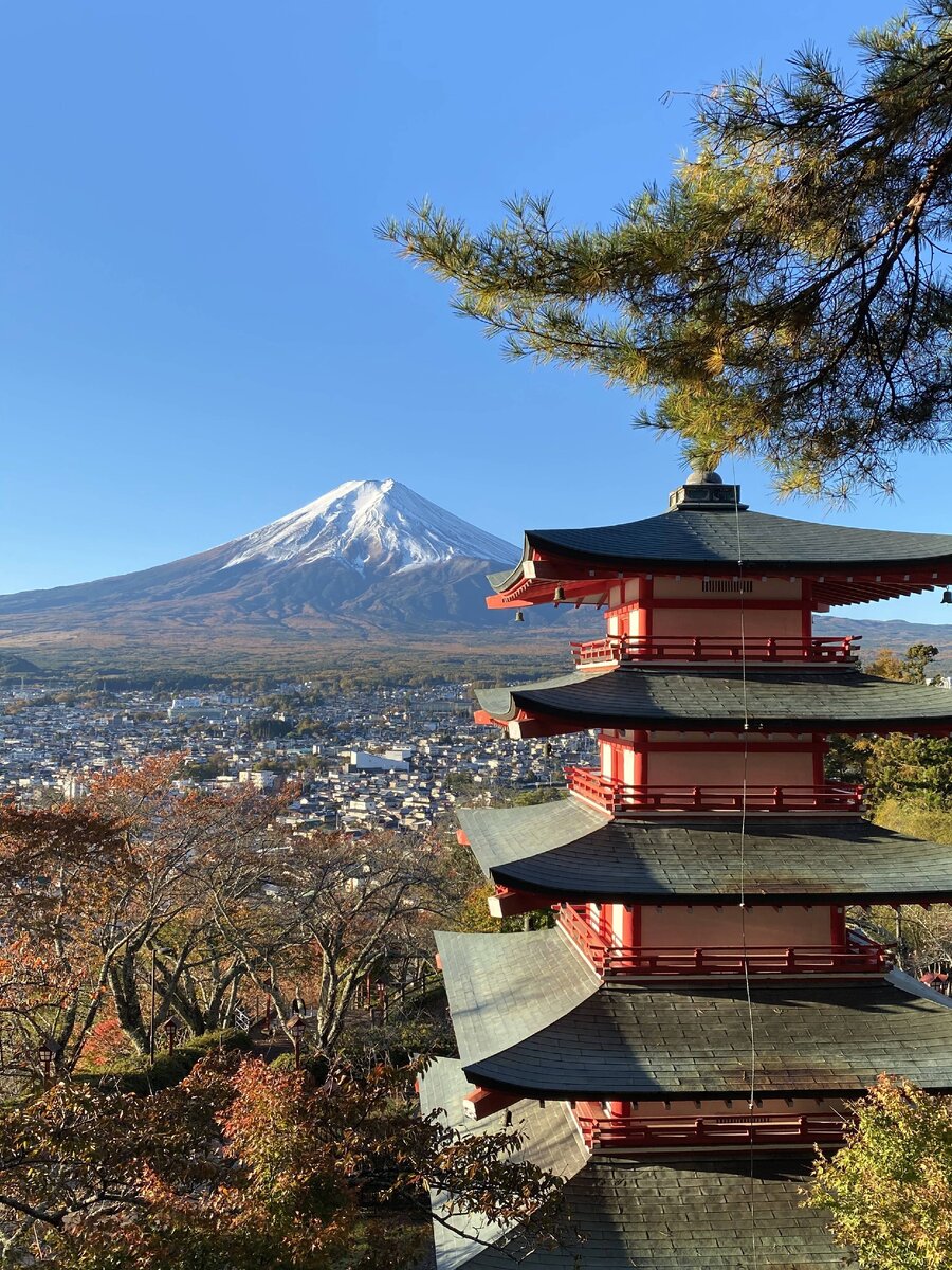 Фудзи и пагода Chureito, Фудзиёсида, Япония