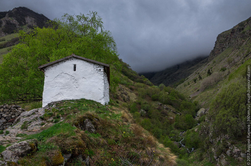 Дзуар в честь Мады Майрам. Здесь и далее фото автора.