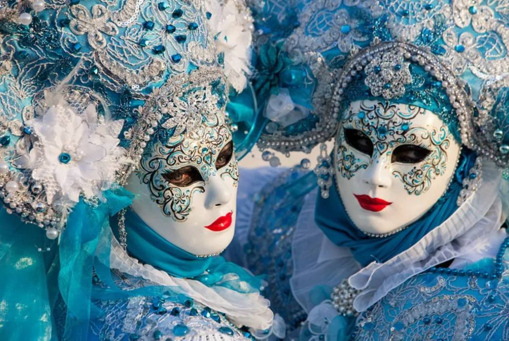 Снежная королева маскарад. Карнавальная маска снежной королевы. Маскарад снег. Снежная королева маскарад. Маскарад снег.