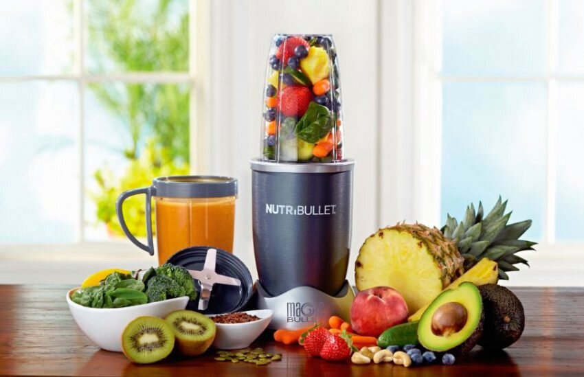 Отказ от сладостей — это одно из самых тяжелых испытаний, с которым приходится сталкиваться всем худеющим. К счастью, существует немало вкусных коктейлей, способных и удовлетворить потребность в сладком, и не навредить фигуре. 
Такие коктейли не просто относятся к диетическим, но и полезным. Они содержат много веществ и компонентов, которые ценны для здоровья, ускоряют метаболизм, а, следовательно, помогают терять калории. Употребление подобных напитков на завтрак окажет положительное воздействие на организм, подарит хорошее настроение на целый день.