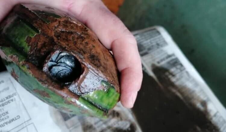 Найденная емкость с деньгами 