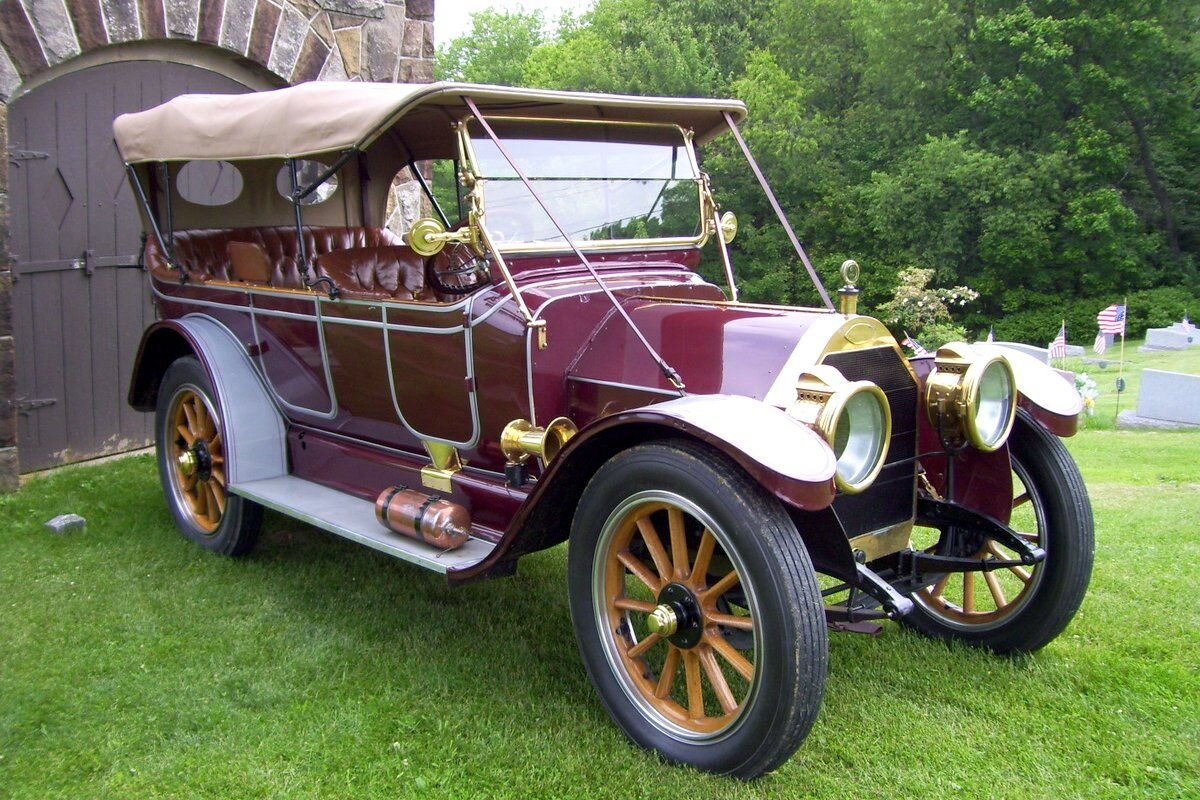 Старые машины фото. Cadillac 1910. Старинные машины. Древние машины. Модели старинных автомобилей.