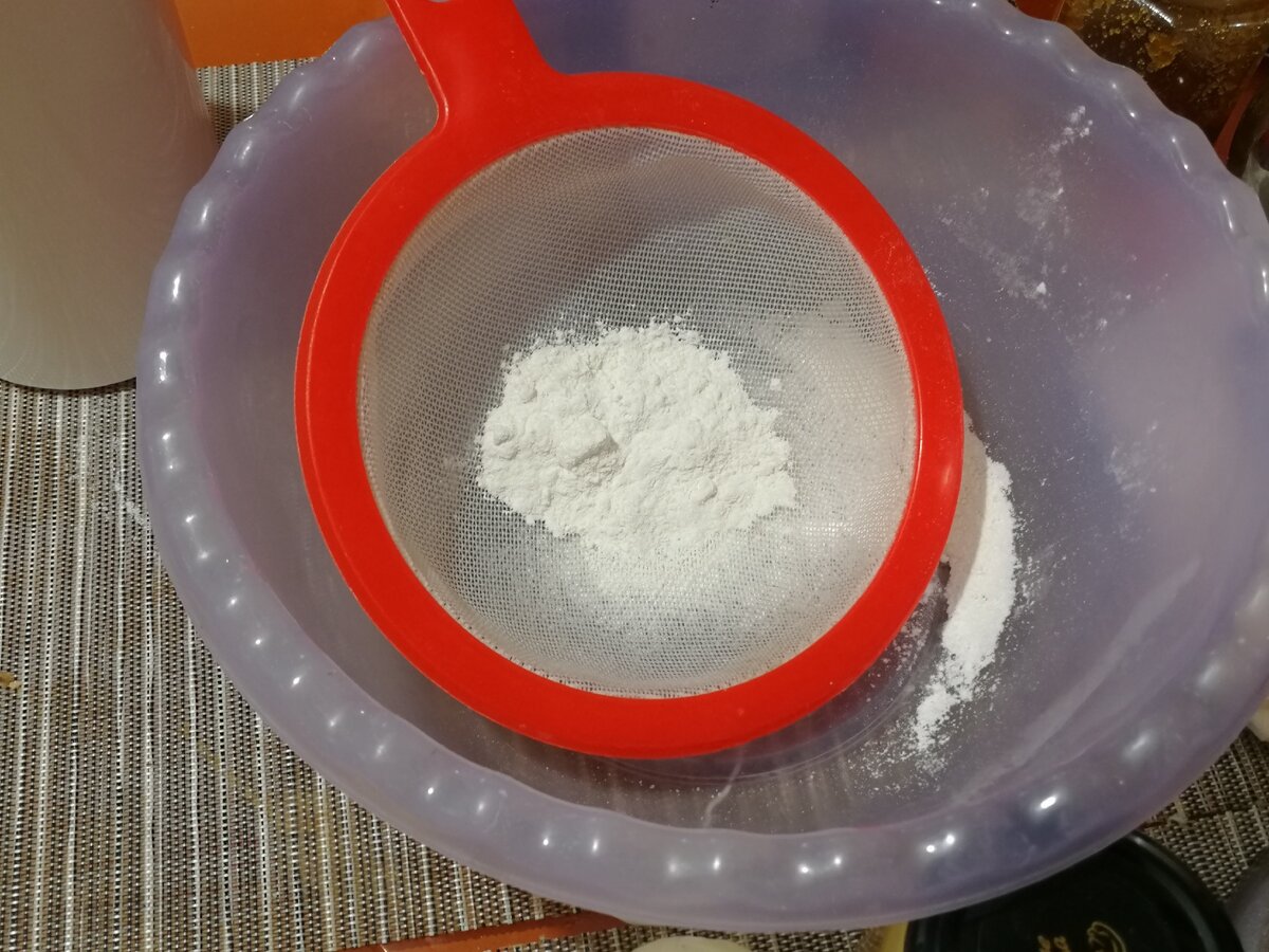 Просеять муку 