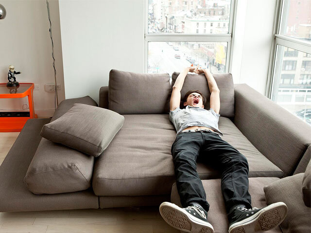 Эта фраза захламляет сознание, и тебе уже реально ничего не хочется. Лучше не трогайте меня никто, а я тут поваляюсь тихонечко и поделаю ничего!