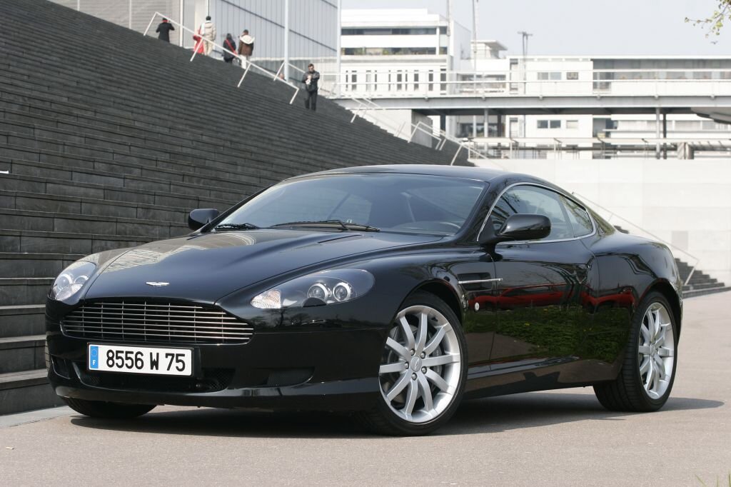  Aston Martin DB9