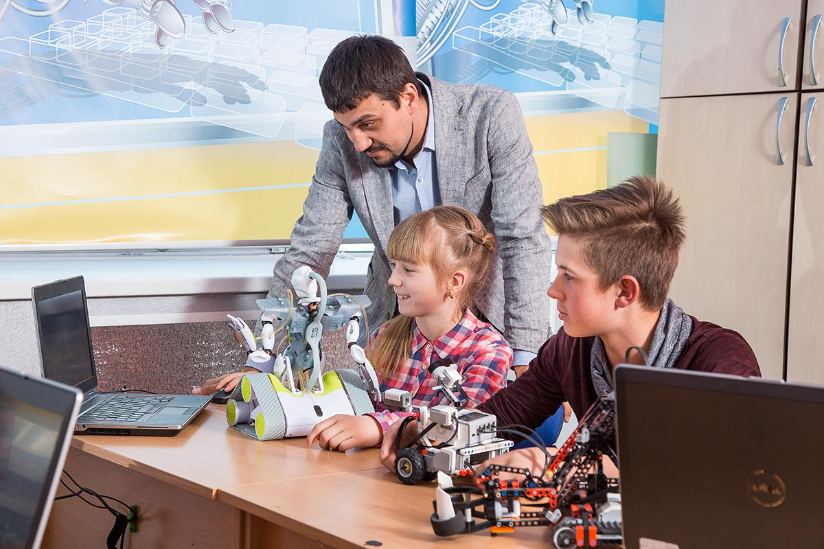 Лучший детский курс по обучению компьютерной грамотности по мнению ЮНЕСКО и ООН. Программа предназначена для детей 9-14 лет.