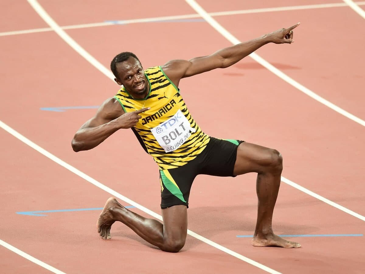 Усейн Болт - ямайский легкоатлет, специализировался в беге на краткие дистанции, восьмикратный олимпийский чемпион и 11-кратный чемпион мира (рекорд в истории этих соревнований между мужчин).