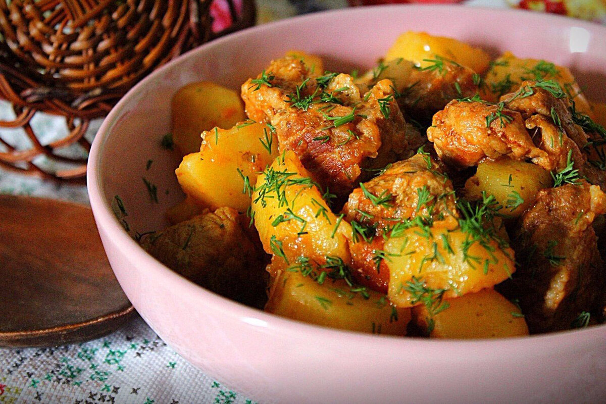Жаркое из курицы с картошкой