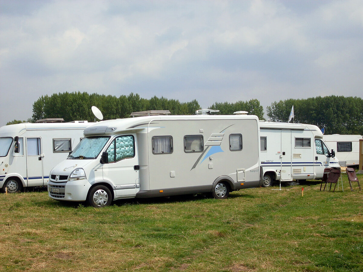 "Палатки" со всеми удобствами. Со всеми, без исключения