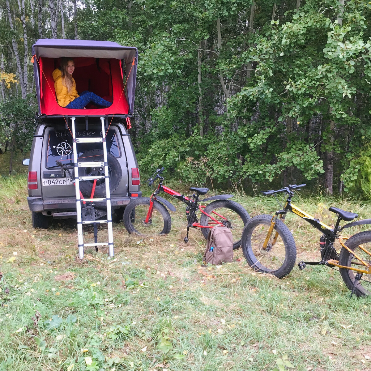 Довольная женщина в автопалатке Tortuga