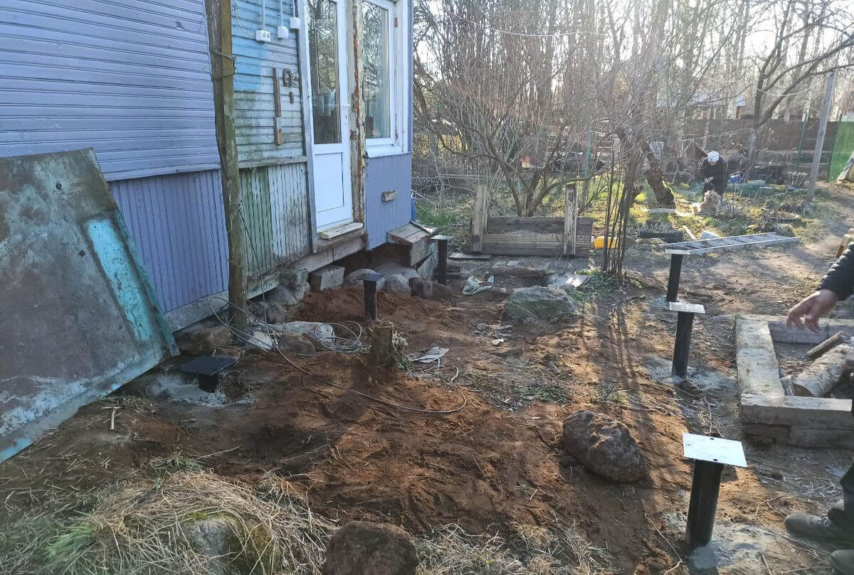 Винтовые сваи, установленные в грунт