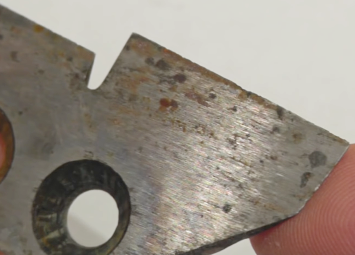 Перед заточкой ножей.