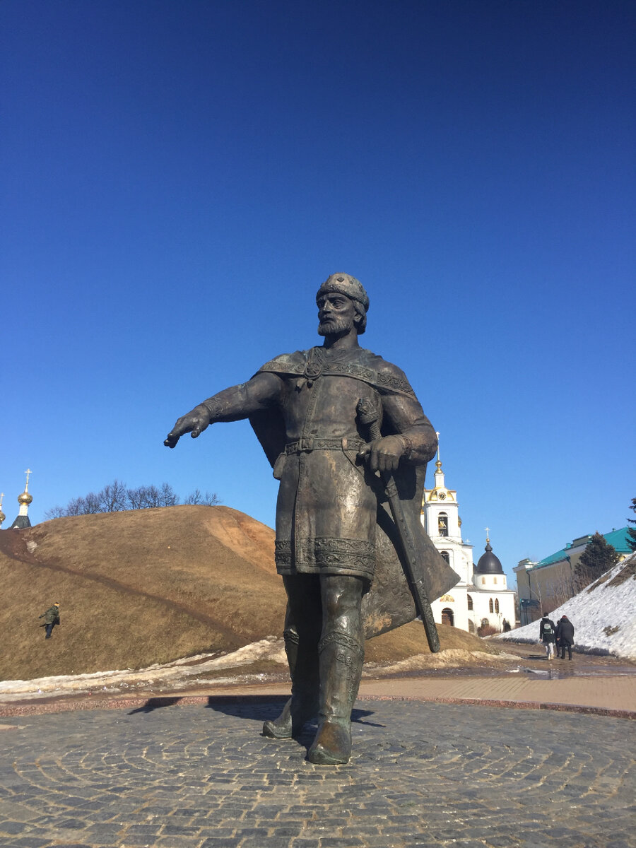 Памятник Юрию Долгорукому в Дмитрове. Фото сделано автором и принадлежит автору 
