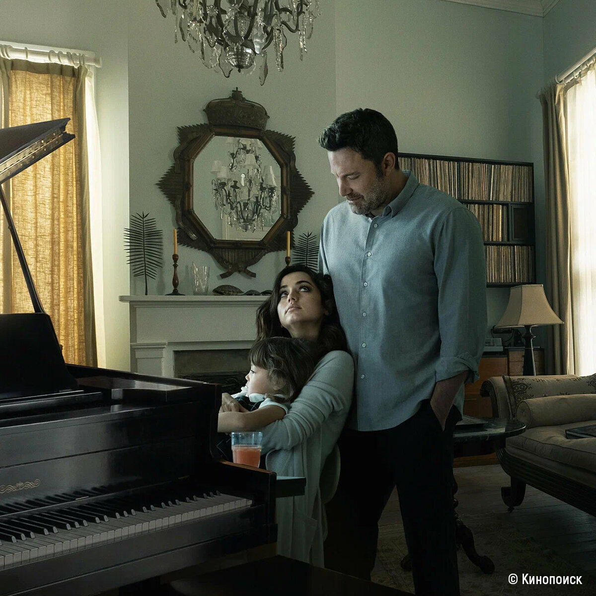 Кадр из фильма «Глубокие воды» (2022)