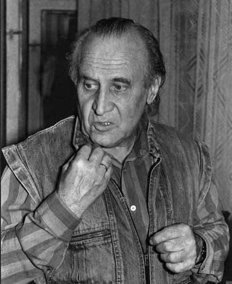 Леонид Дербенев скончался в 1995 году в возрасте 64 лет.