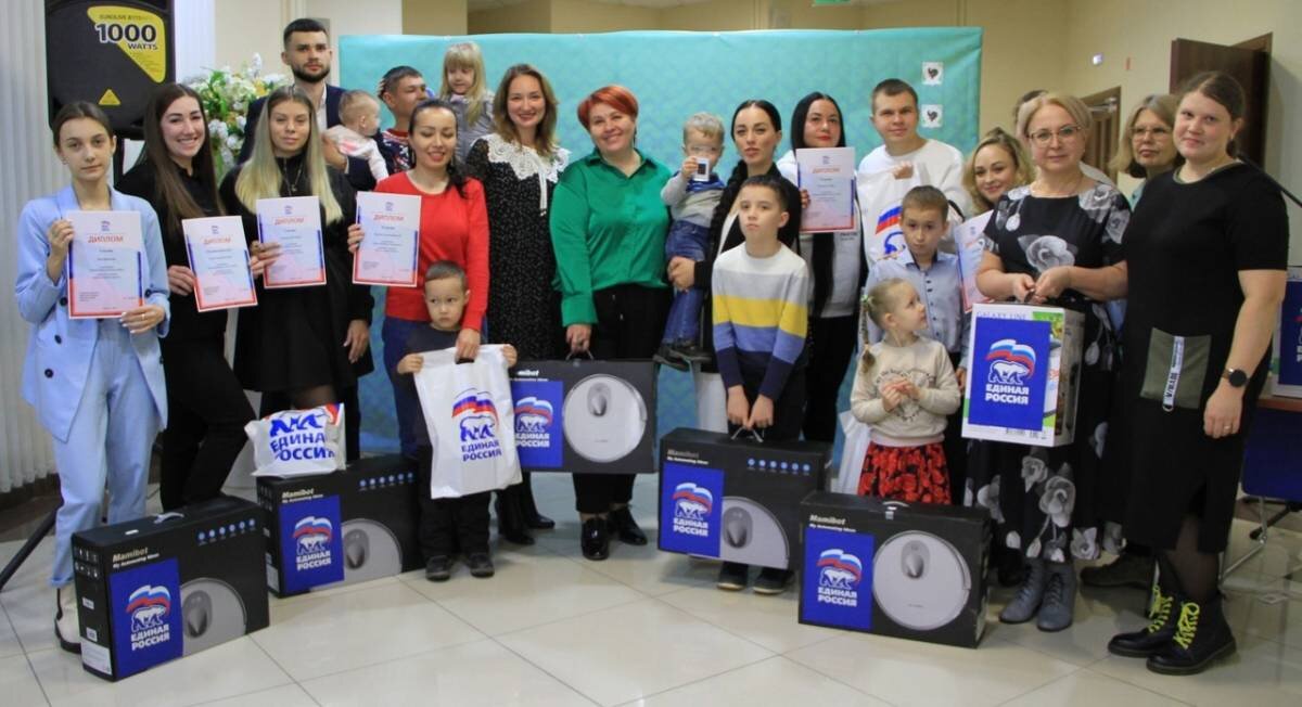    «Партийный десант» высадился в строящейся школе Приобья