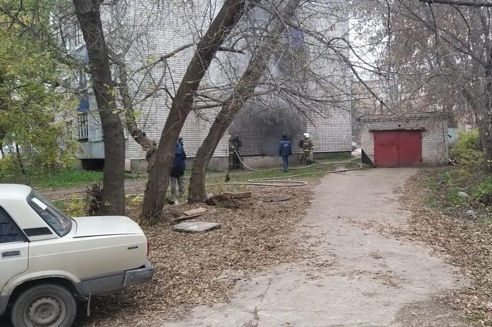     В Ельце загорелся подвал в пятиэтажке Юлия КЛЮЕВА