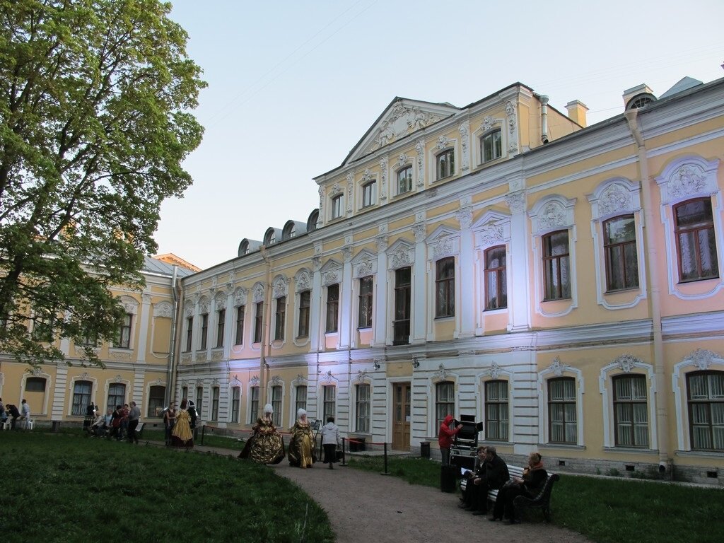 Музей анны ахматовой. Музей Анны Ахматовой в Санкт-Петербурге. Мемориальный музей Ахматовой. Литературно-мемориальный музей Анны Ахматовой. Музей Ахматовой в Фонтанном доме.