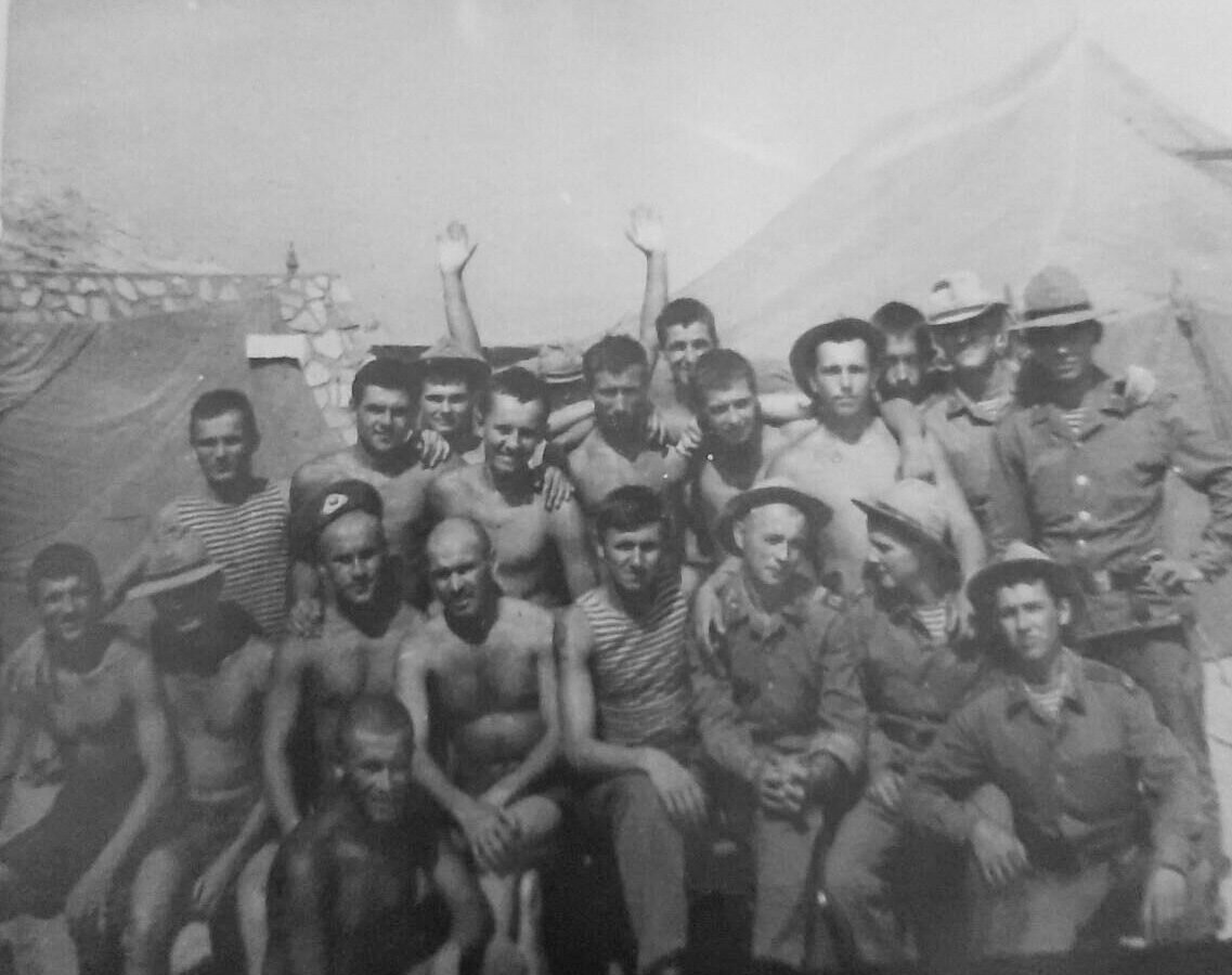 Недавно в Одноклассниках нашел у сослуживца это фото, я стою 4 слева. Нам по 19.