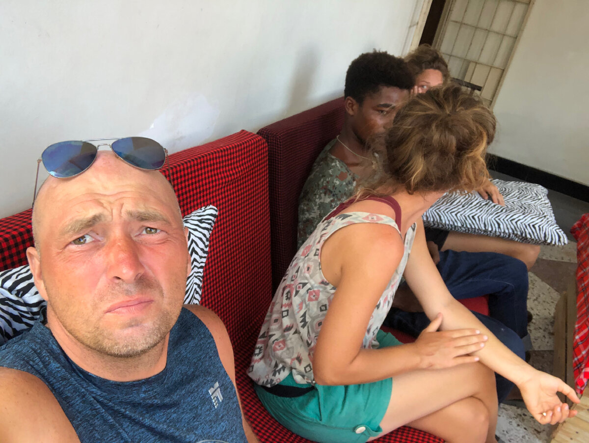 Француженки (лесбиянки) и подобранный ими мальчик