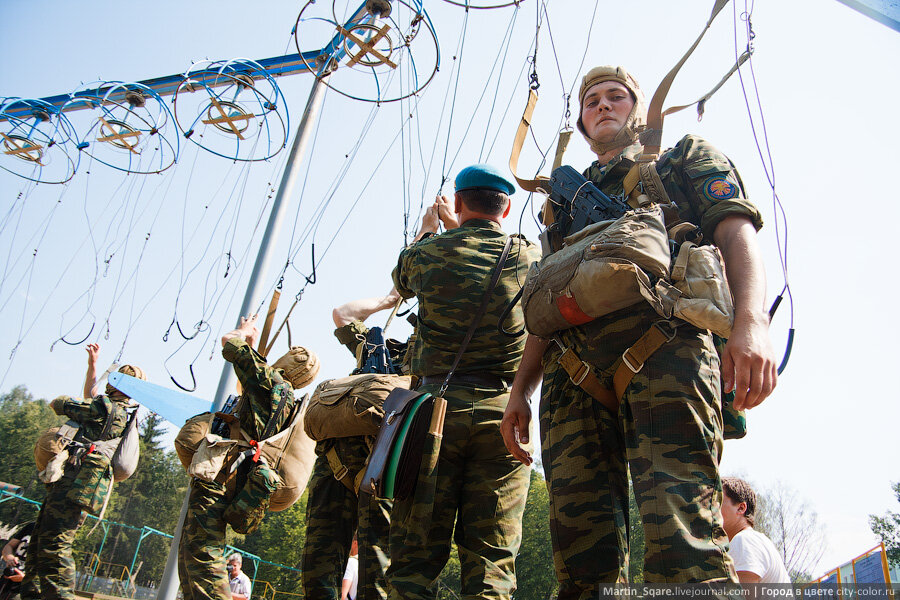 штурашутно десантный вдв. комплекс вдк вдв. беспарашютное десантирование с ил-76. десантник с парашютом. прыжок с парашютом вдв 45 полк.