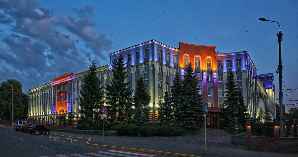 Это здание того самого "сэбэуу"в г.Днепропетровске.