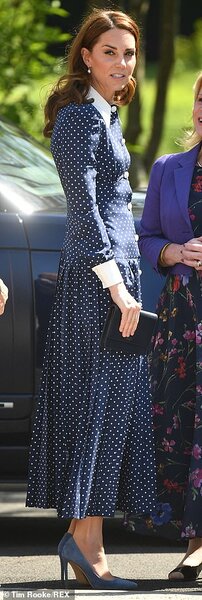 Какие ножки и разрез! Кейт в знаменитом платье посетила парк Блетчли
