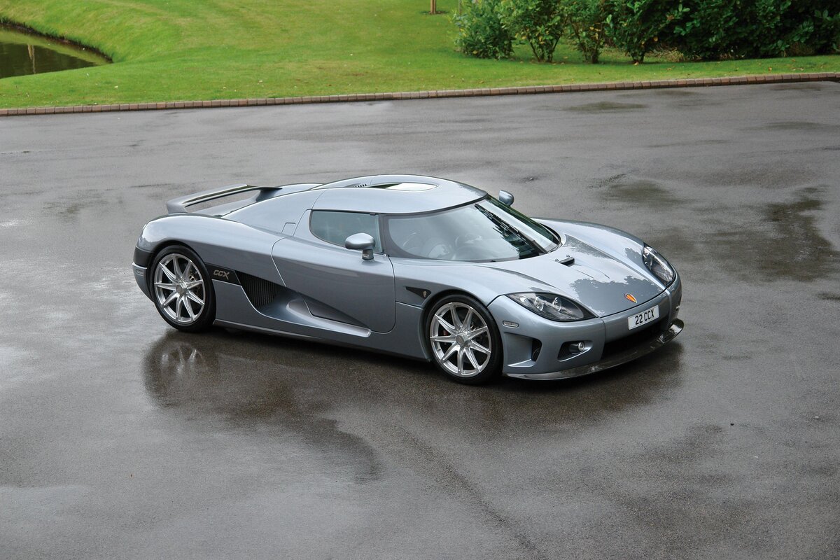 Машина Koenigsegg CCXR Trevita