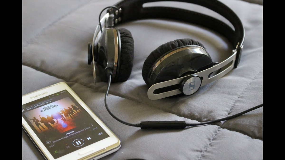 Наушники являются моей неотъемлемой частью. Они всегда со мной - дома, в дороге, на работе. Всегда проверяю, взяла ли я их, прежде чем куда-то выйти.