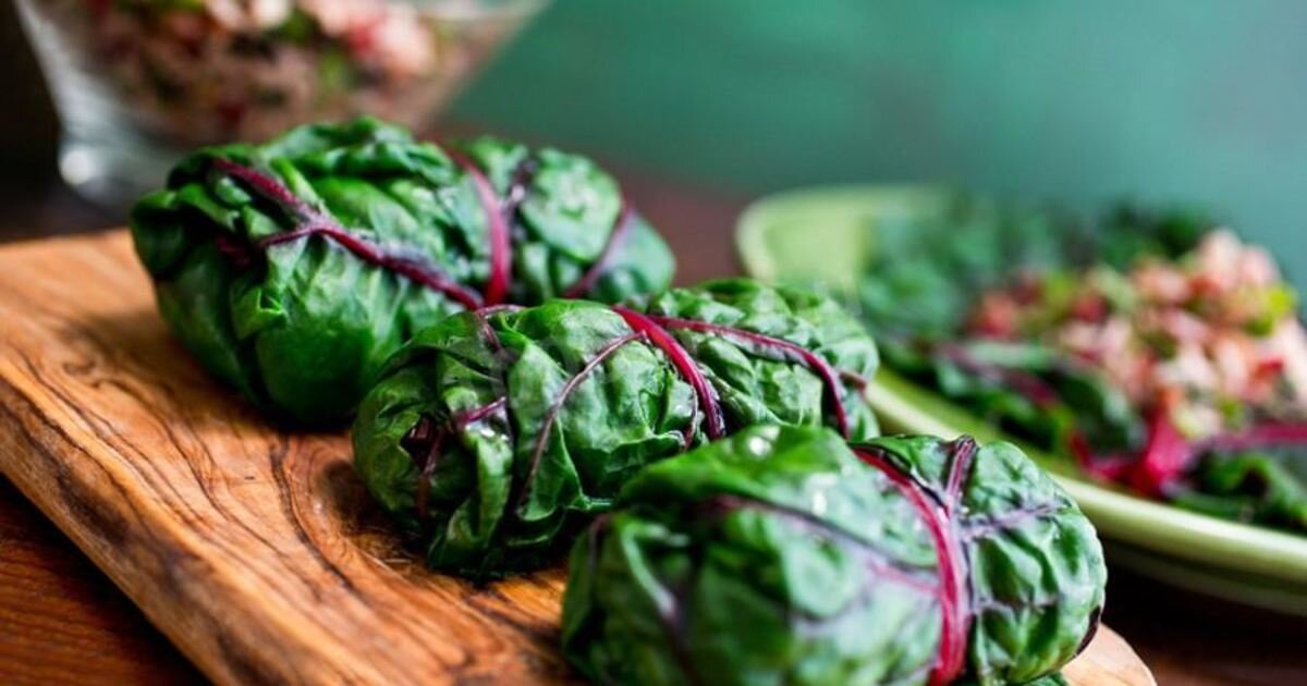 Рецептов вкусных блюд с использованием мангольда - видимо невидимо!