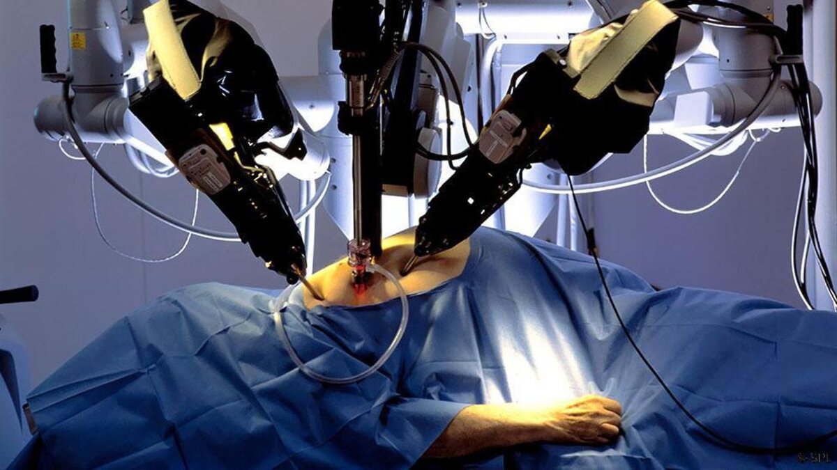 https://www.medgadget.com/wp-content/uploads/2018/06/Surgical-Robots.jpg