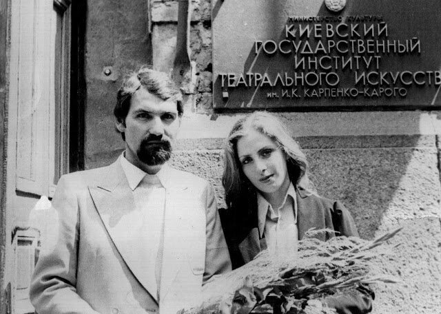 Киев, конец семидесятых прошлого века... Встреча у театрального вуза