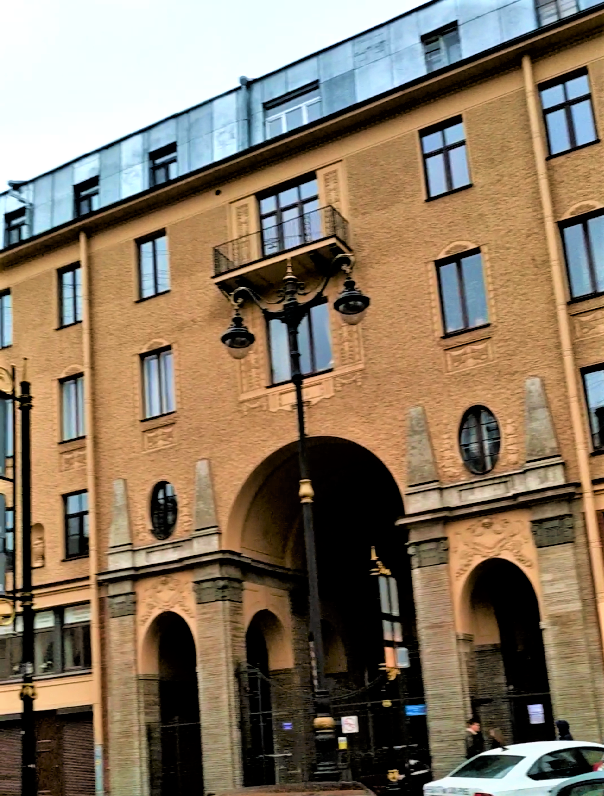 Вход во двор с улицы Рубинштейна (фото автора)