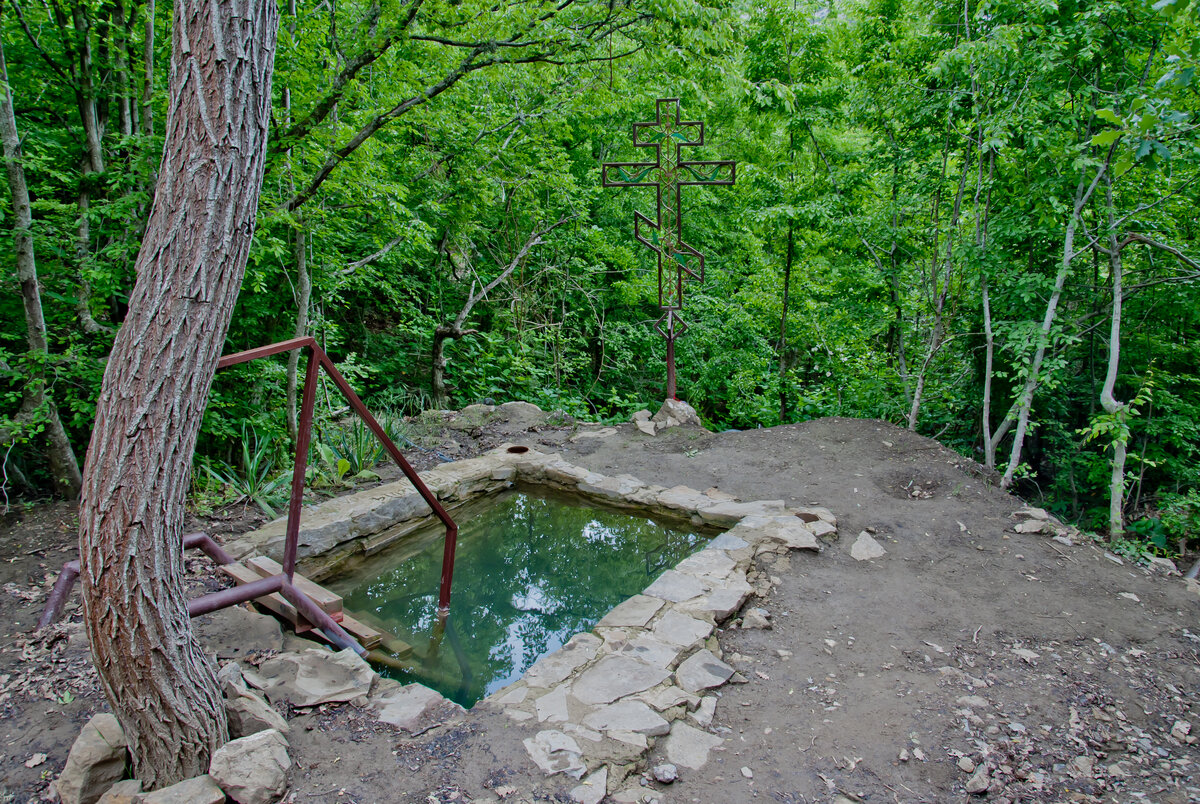 Родник в горах на