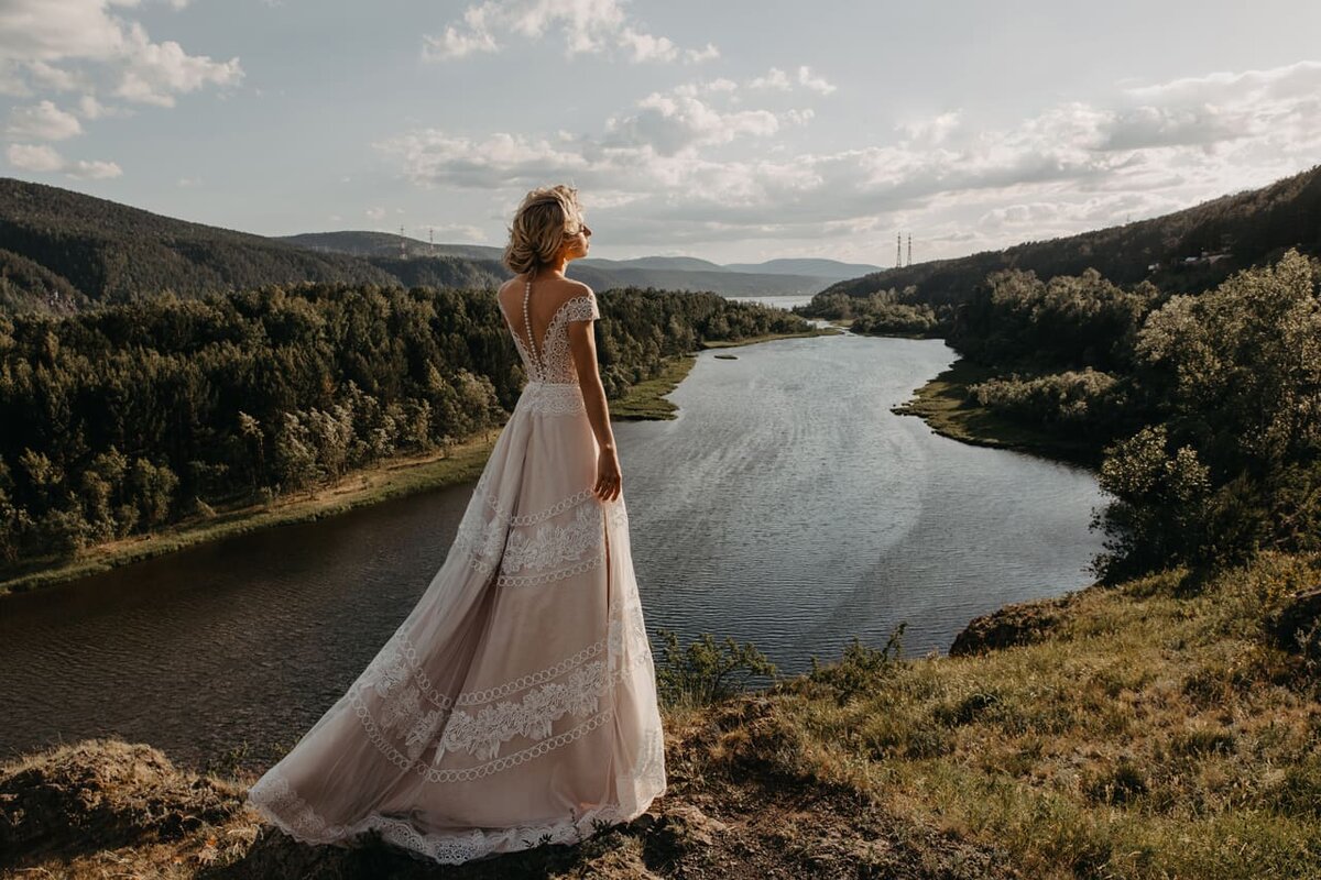 Свадебное платье в стиле Прованс, фото https://www.sv-valens.ru/product/anna-kuznetcova/leticia-5/