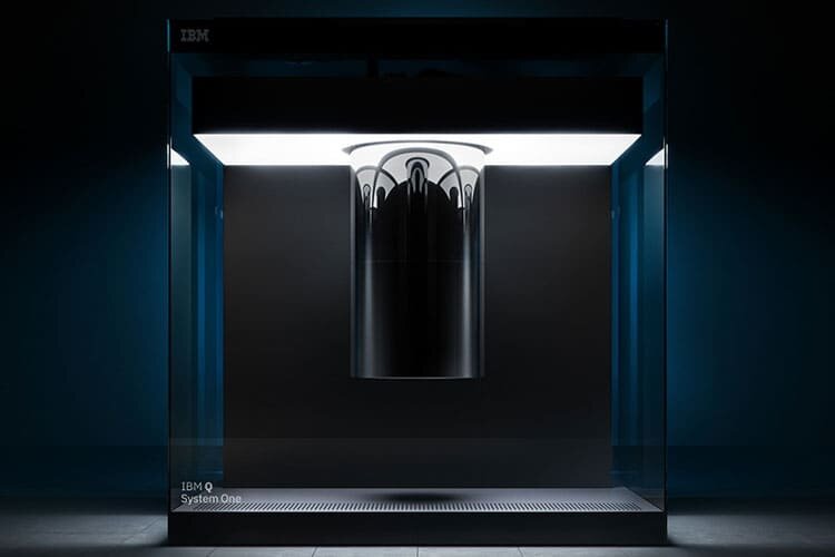 Первый коммерческий квантовый компьютер IBM Q System One.