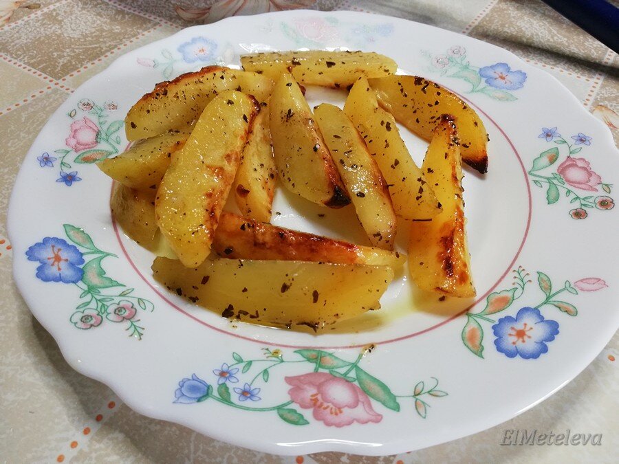 Картошка с салом в фольге, запеченная в духовке