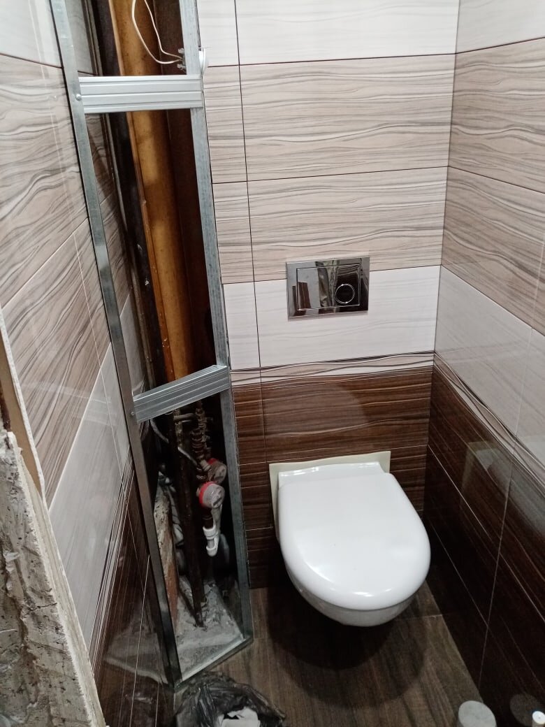 Мужчина показал как он сам ремонтировал туалет каждый вечер по 3 часа после работы. Фото До/После