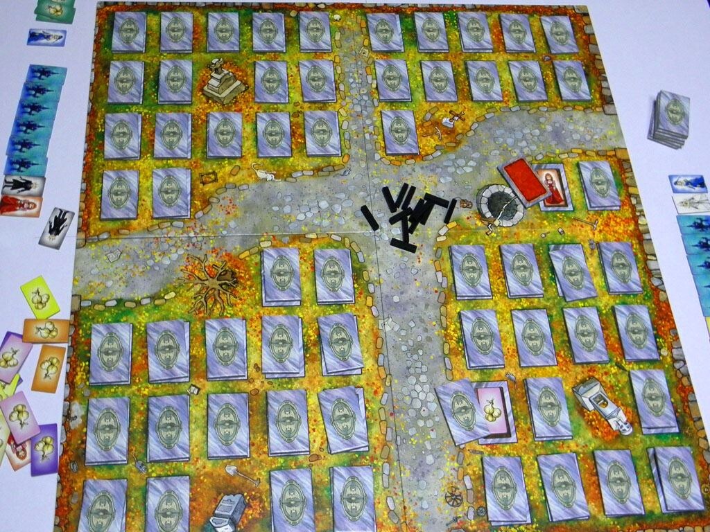 Игровое поле, карточки вампирчиков, колышки