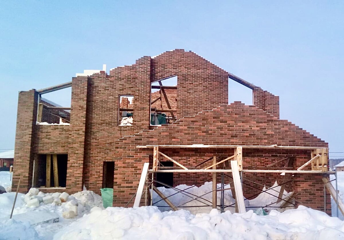 Строительство кирпичного дома зимой