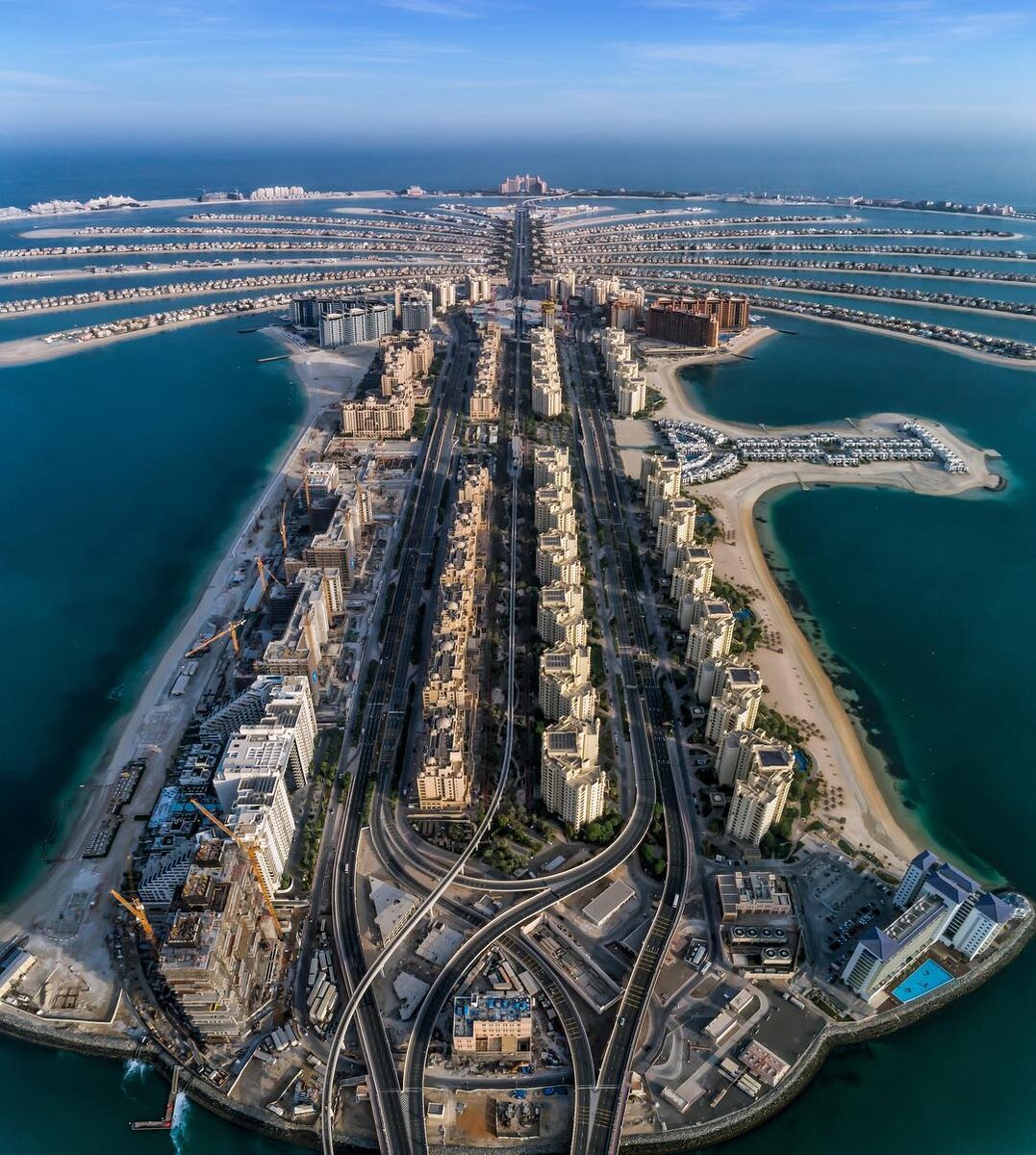 Сам мест. Дубай остров Пальма Джумейра. Остров Palm Jumeirah в Дубае. Искусственный остров Пальма Джумейра. Пальма Джумейра 2019