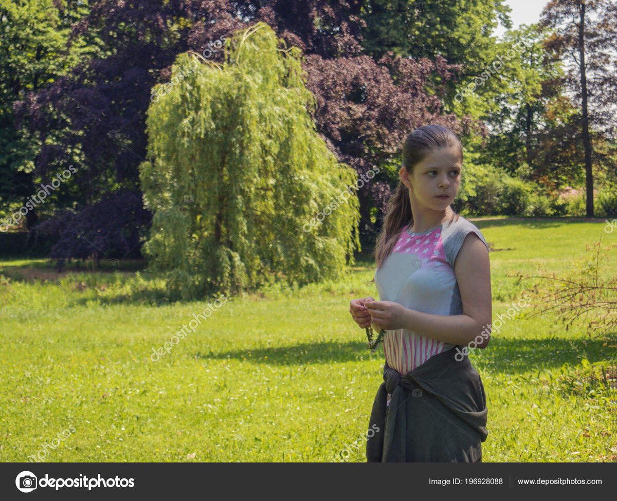 https://st4.depositphotos.com/16888324/19692/i/1600/depositphotos_196928088-stock-photo-sad-lonely-caucasian-teenage-girl.jpg