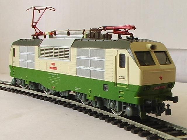 Локомотивами 1 87. Локомотивами 1 87. Модель вл-10 локомотив. Чс2т модель. Локомотивами 1 87.